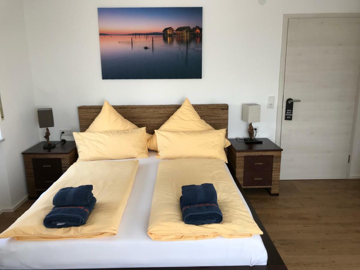 Gaestehaus Am See Гаенхофен Екстериор снимка