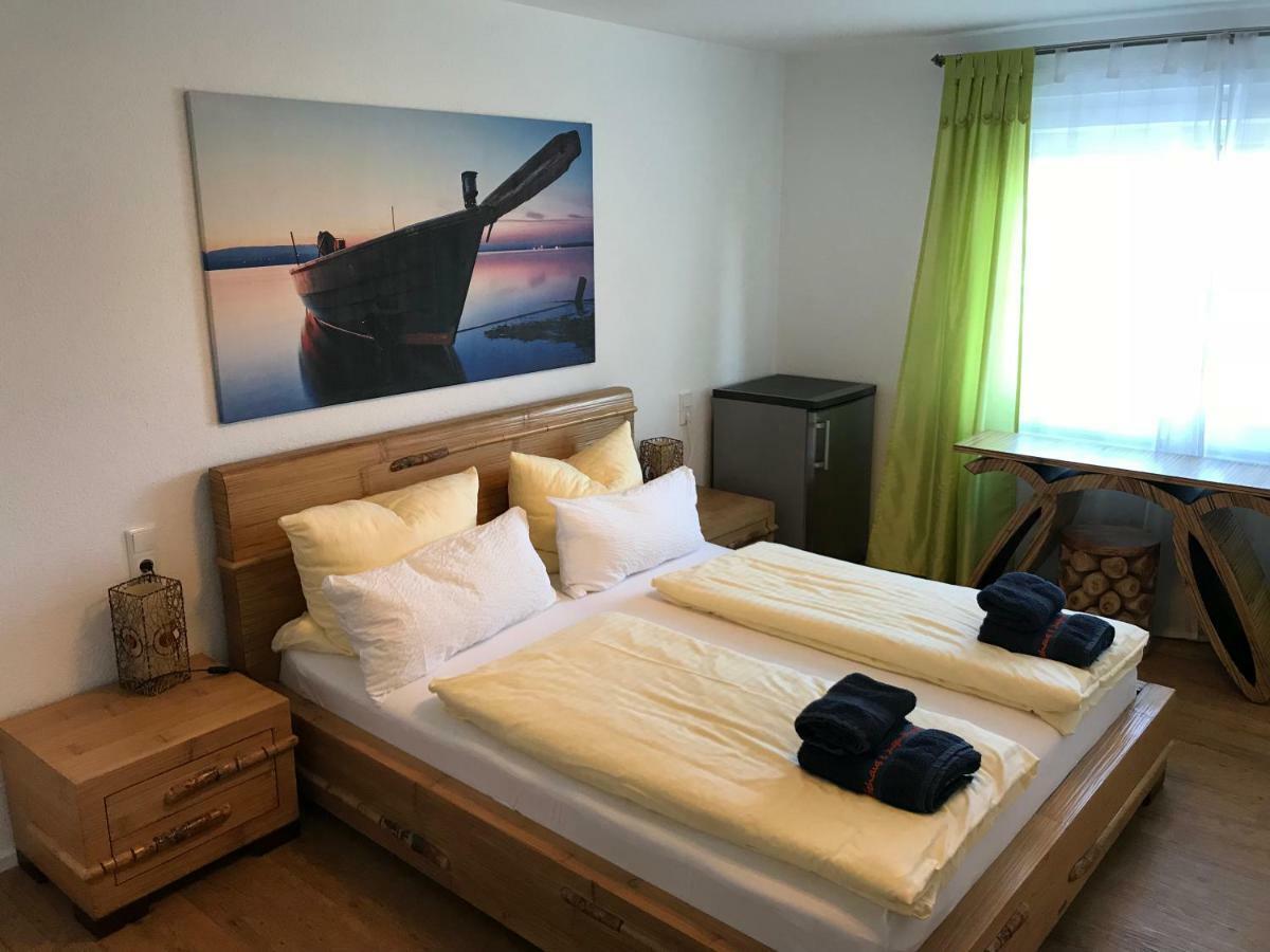 Gaestehaus Am See Гаенхофен Екстериор снимка
