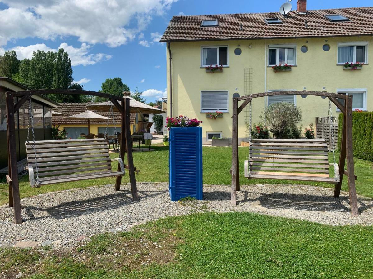 Gaestehaus Am See Гаенхофен Екстериор снимка